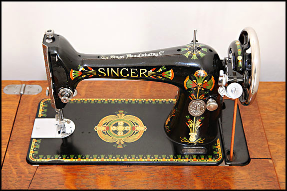 Picture of Singer "Lotus" 66K in treadle base