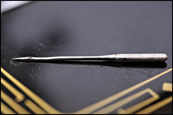 another picture of a sewing machine needle