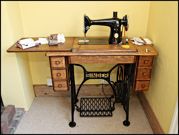 Picture of Singer 201K in 7-drawer cabinet table (treadle base)
